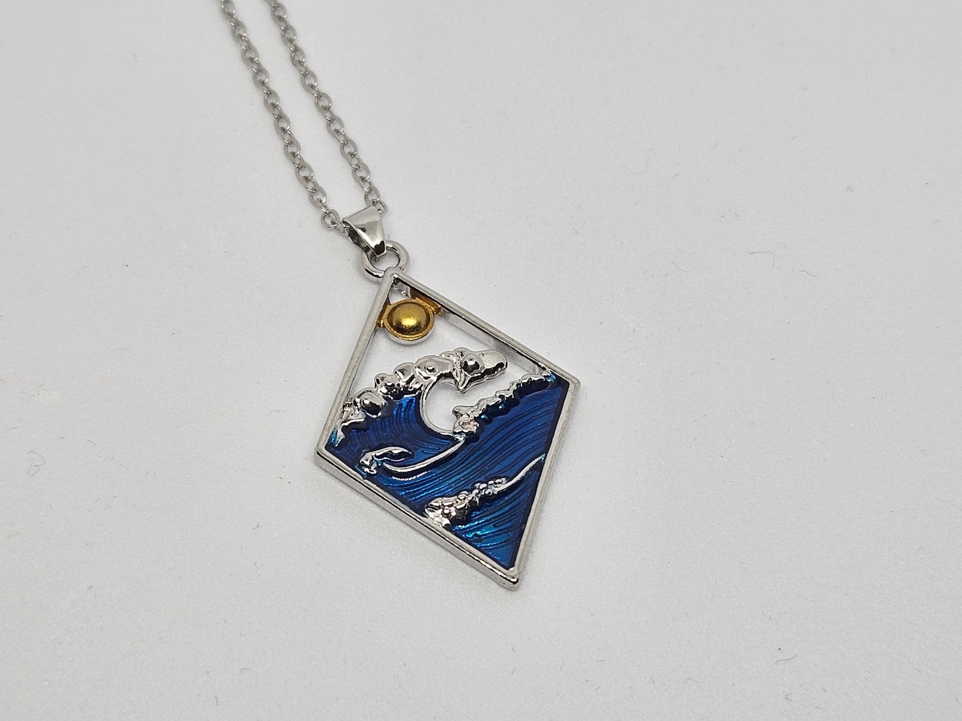 Ride the Wave necklace - Stellify