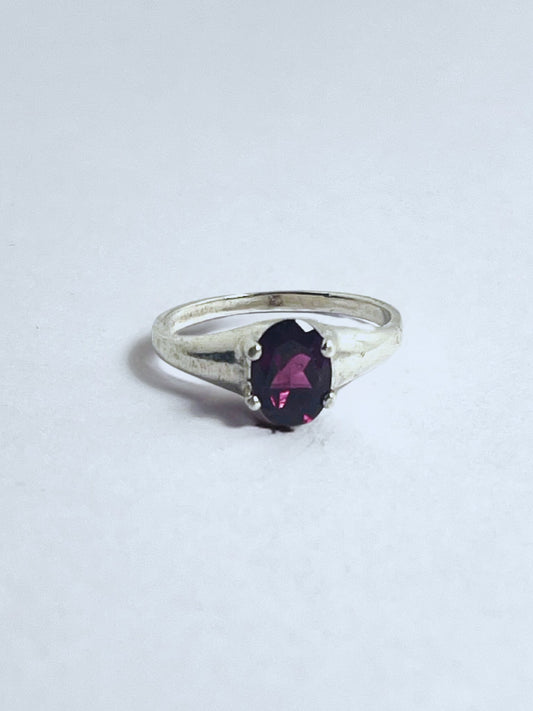 Sri Lankan Garnet Elegance Ring - Stellify